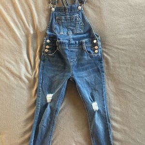 Girl overalls size 5/6